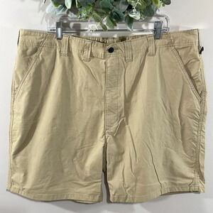 NWOT Wrangler Outdoor Relaxed Fit Performance Khaki Shorts 44